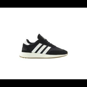 Adidas women’s Throwback sneaker